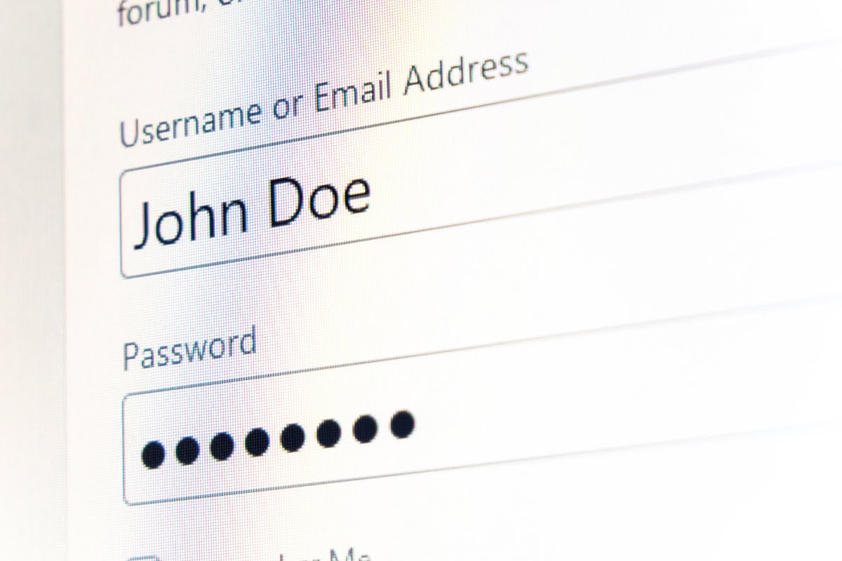 John doe's email address displayed on a computer screen, while considering which browser is best.