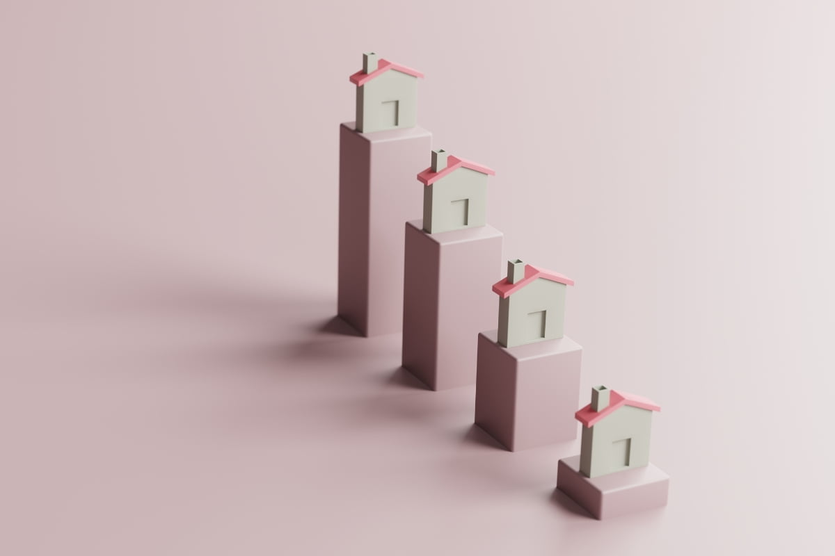 A chart illustrating the progressive growth of houses accompanied by a strategic marketing approach, all set against a vibrant pink background.